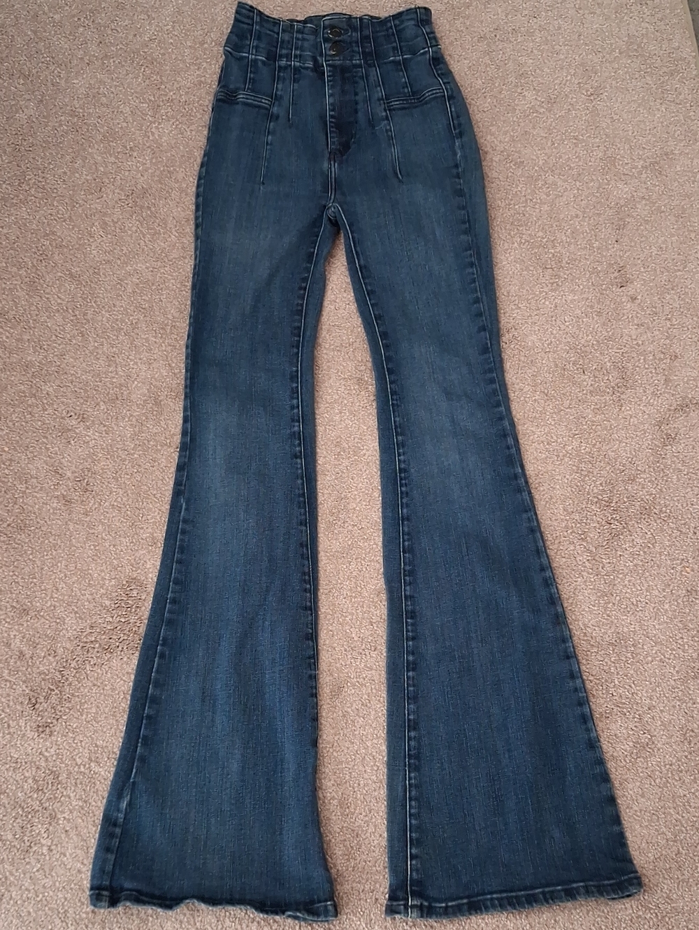 Free People High-Rise Med Dark Blue Flare Firecracker Jeans. Slim-Tall (24)